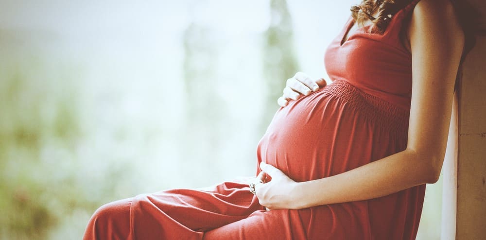 Mulher grávida e sozinha Mulher grávida e sozinha